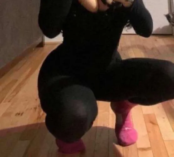 [selling] long wear gym socks F24 my socks have been going like crazy! Fetish friendly 👣