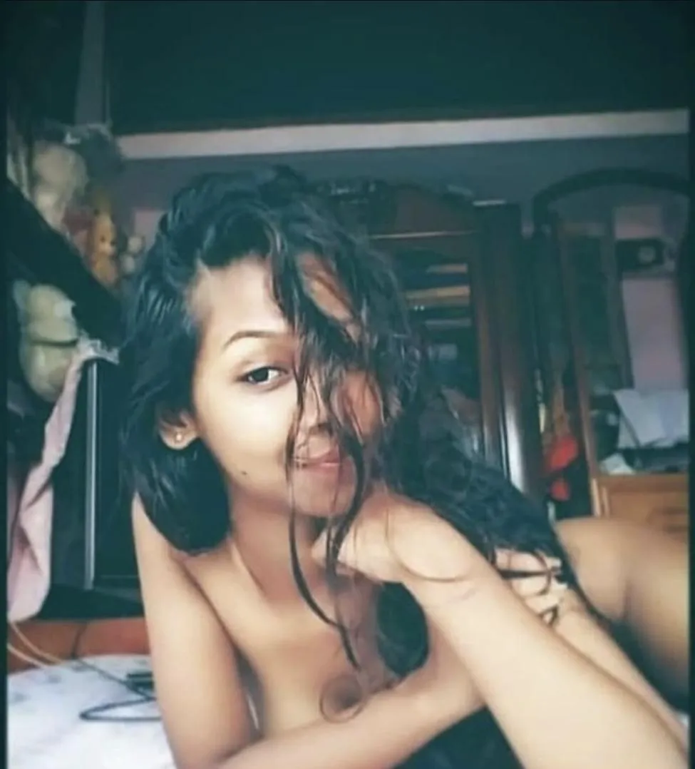 Sexting with live nuds with face available paid