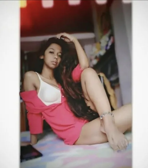 Sexting with live nuds with face available paid