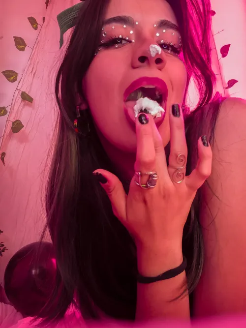 Short trashed stoner nails lol