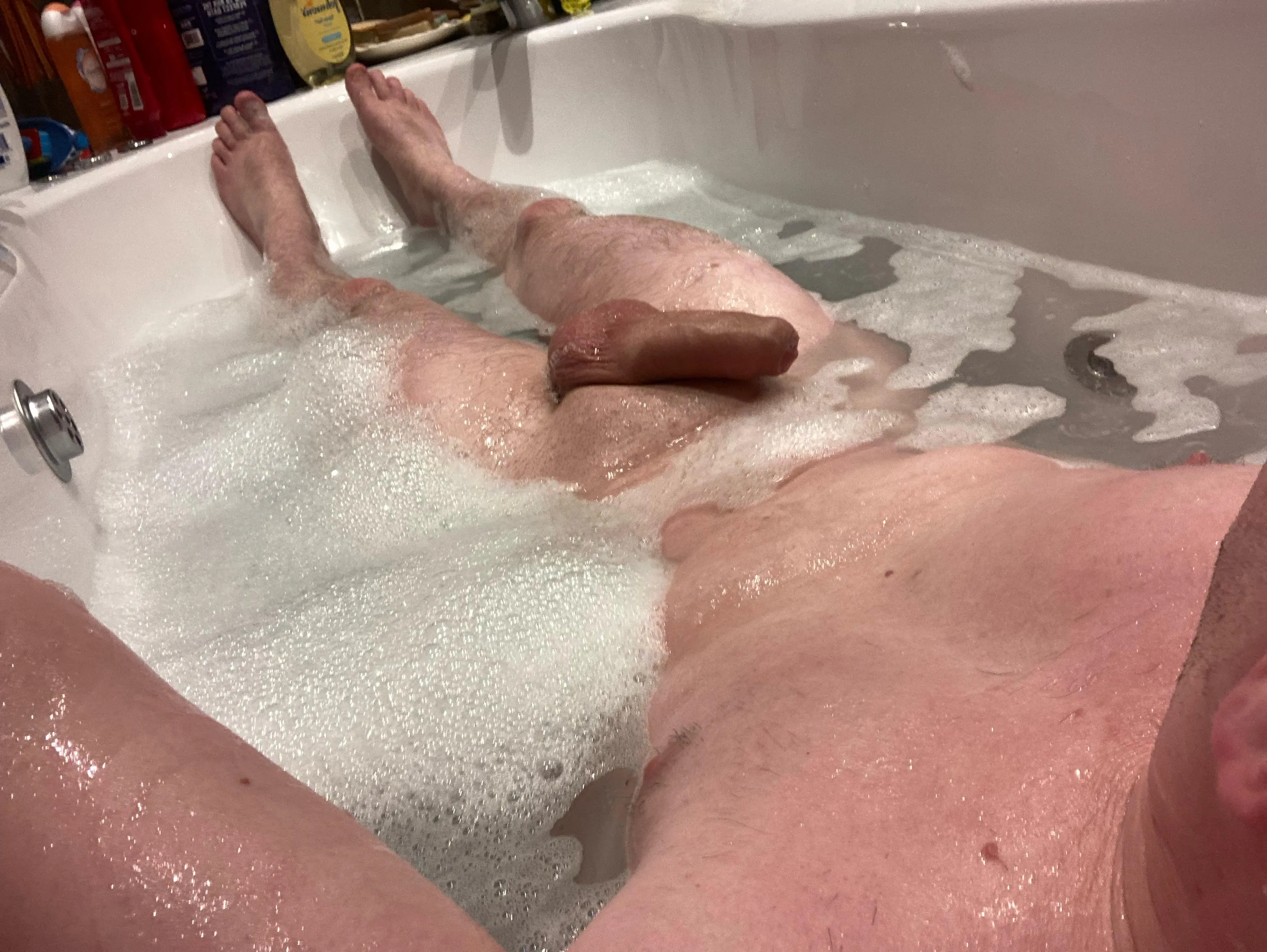 Splash splash. You ok sharing a bath with me?