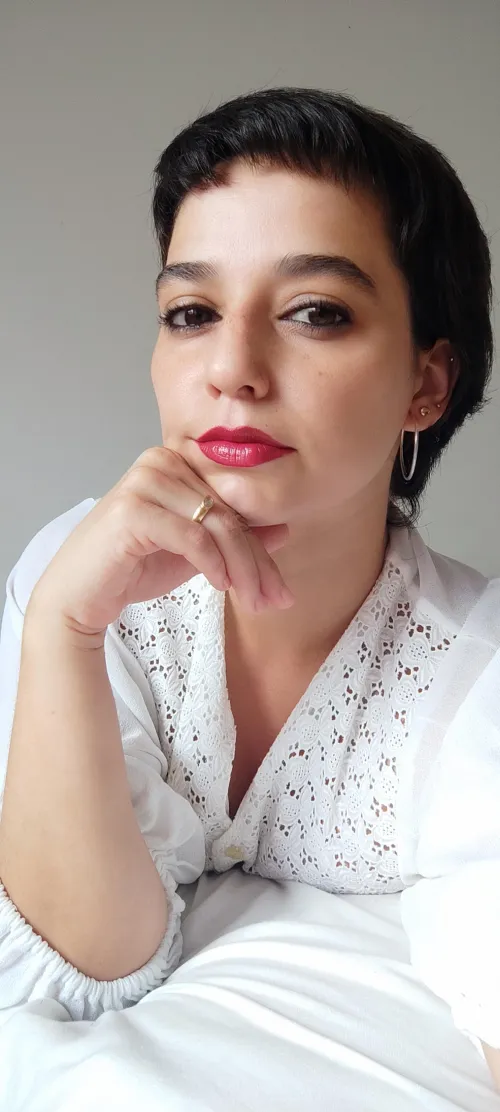 This color and my moving mouth is your weakness