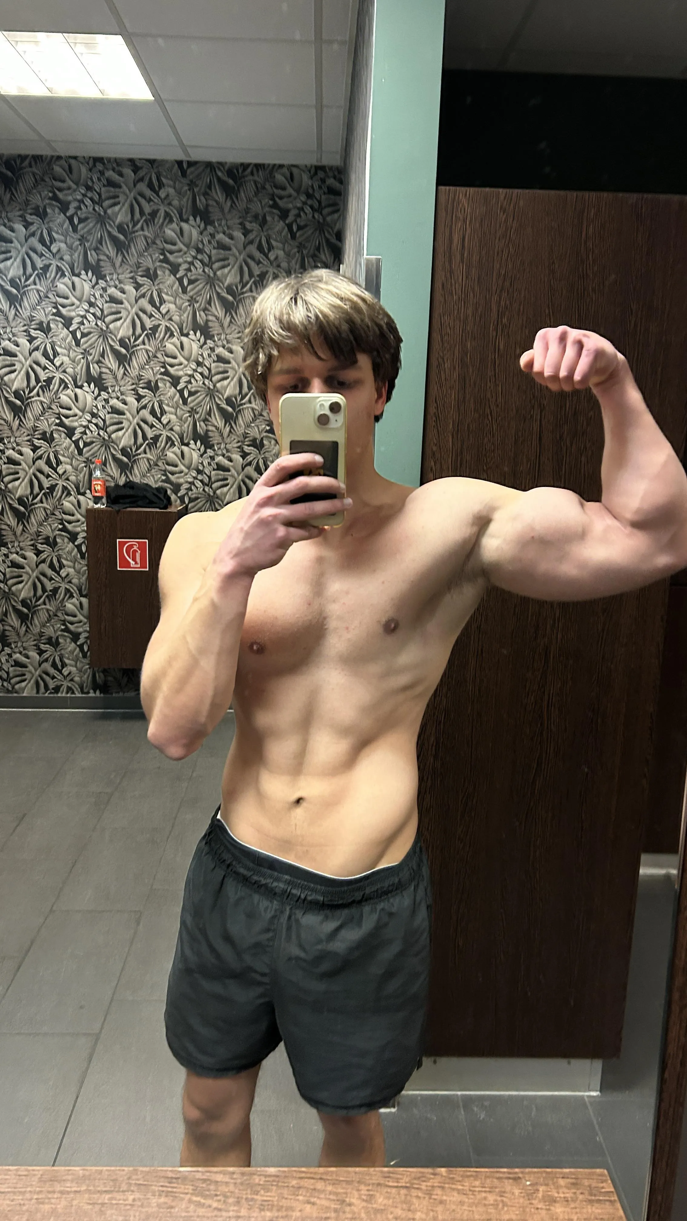 Wanna sniff my post workout pit?