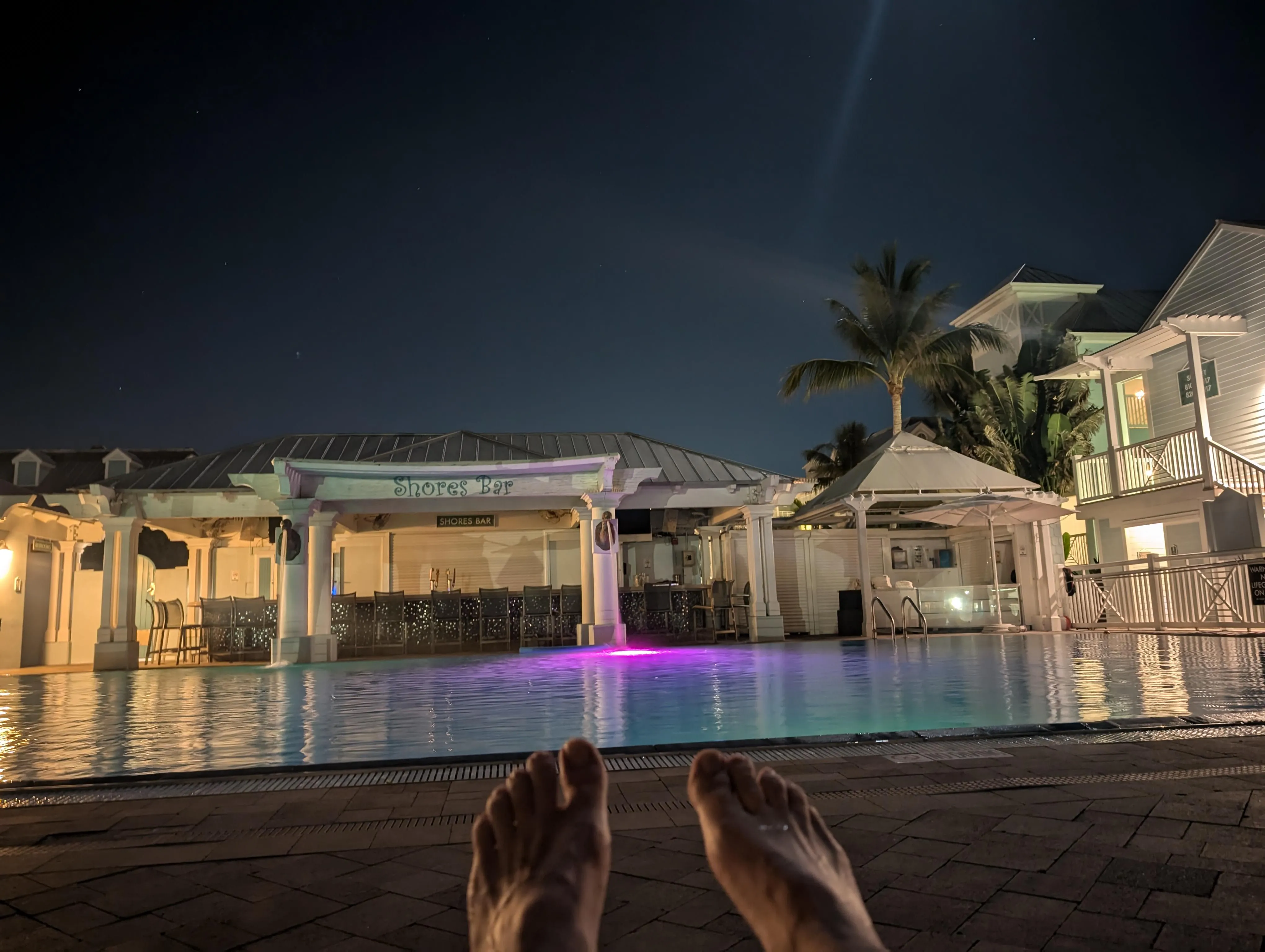 45 m local in key West looking to give wife/female massage