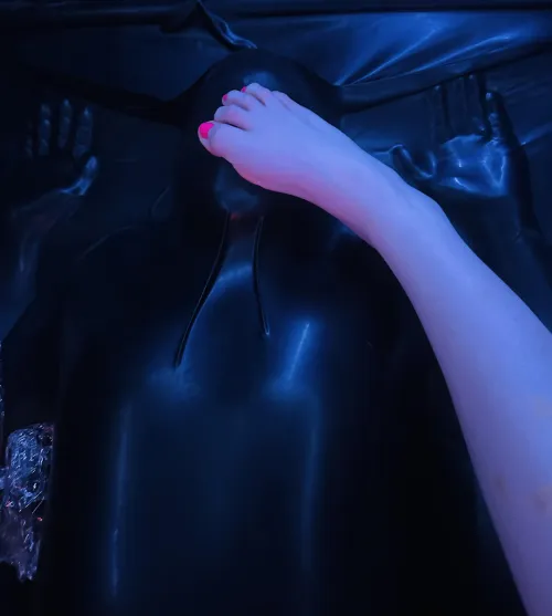 Another view of using my toes to control his breathing😈