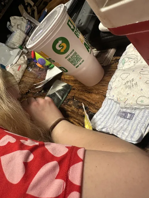 Couldn’t even skie down the slope without being dirty😈😈🥵