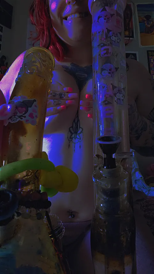 It's friyay finally! Who's smoking one with me?