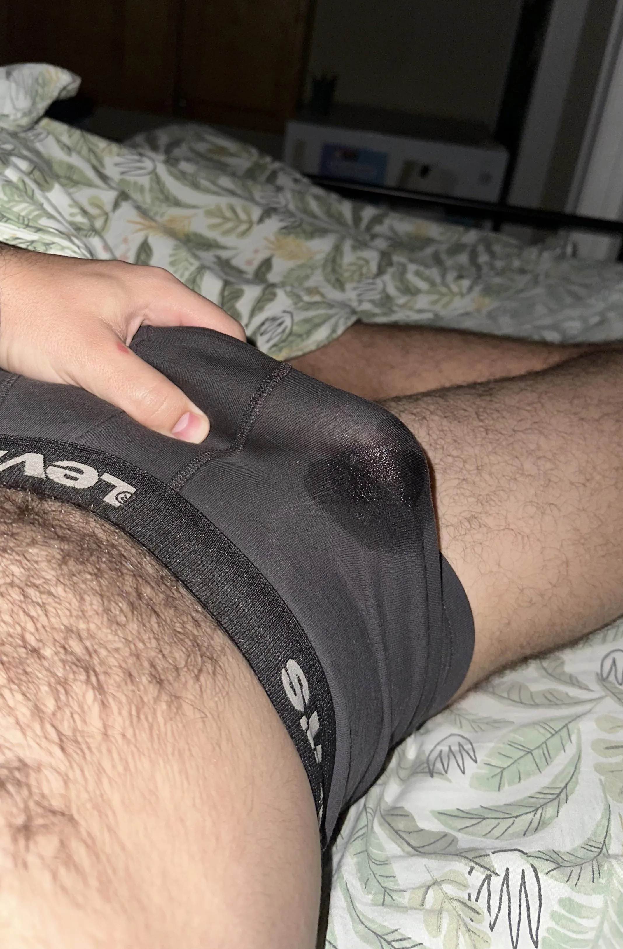 Hostels make me so wet 😮‍💨