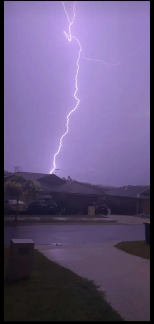 It's been a really shit day, would love to just talk to someone, spent even need to be sexual just wouldn't mind a vent