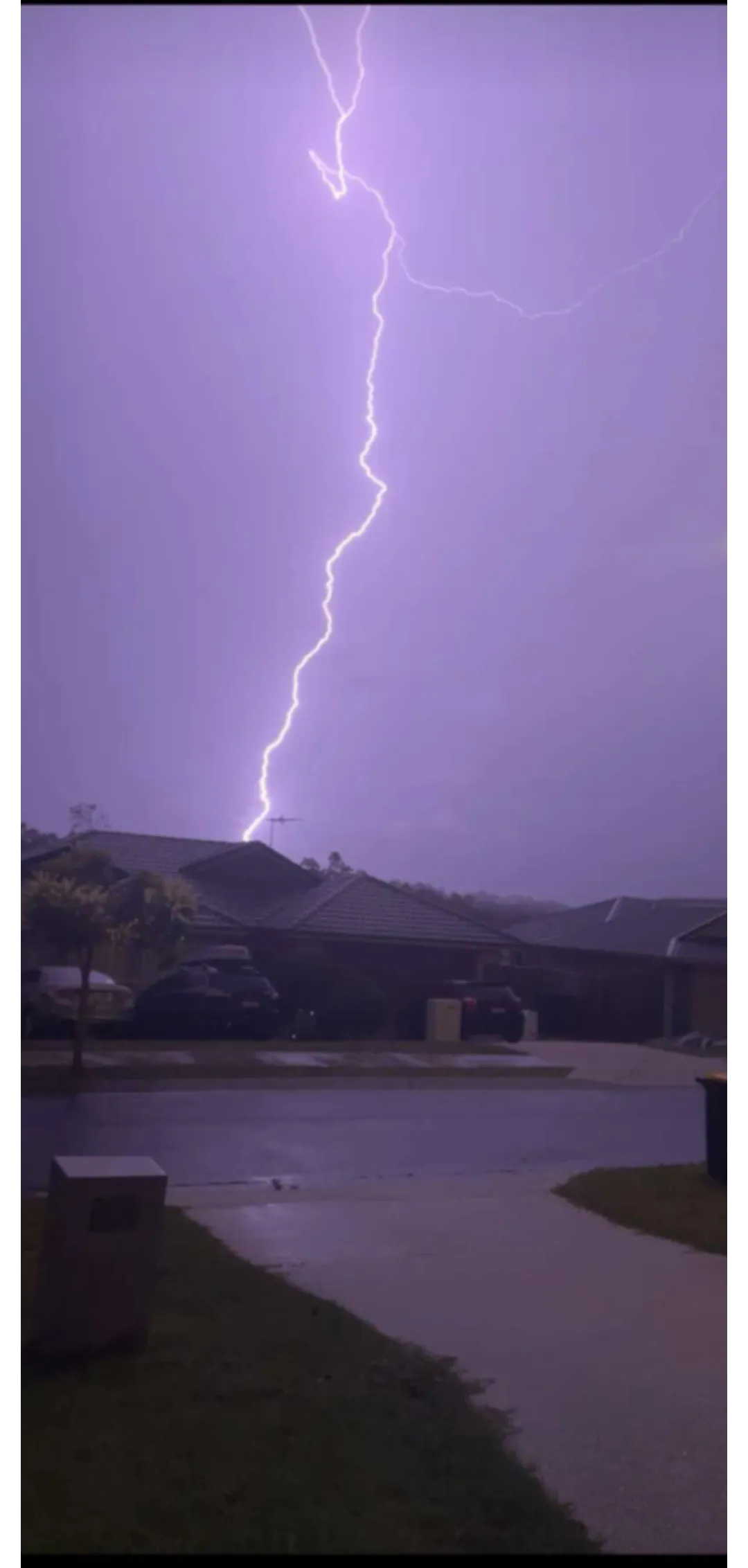 It's been a really shit day, would love to just talk to someone, spent even need to be sexual just wouldn't mind a vent