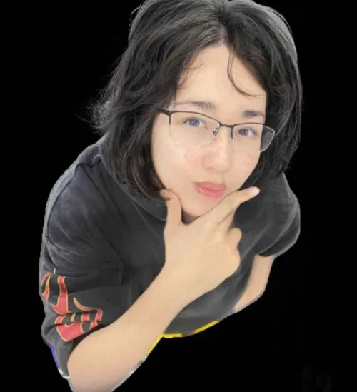 18 yr old shy asian girl 💓 i turned my selfie into a sticker hehe :)