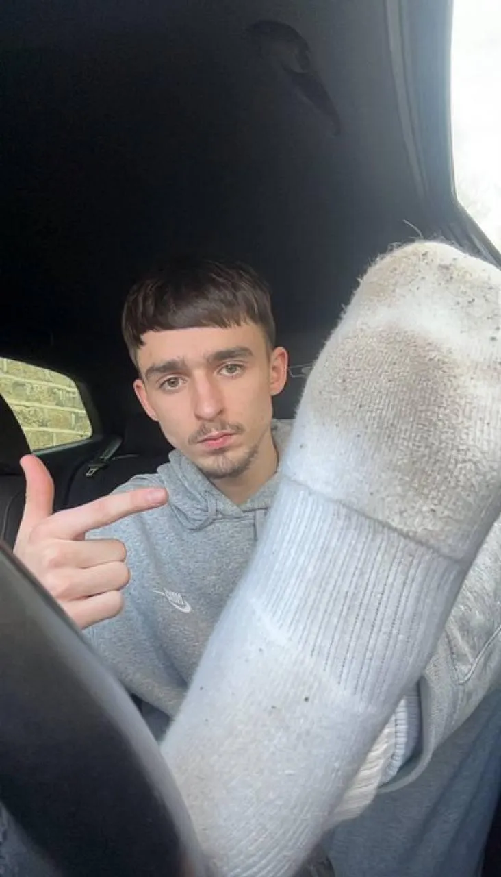 19y old British chav lad ready to drain you 😈🤑💸