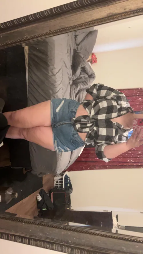 20F opinions on this outfit? Or would it just be better if I had nothing on 😌😘