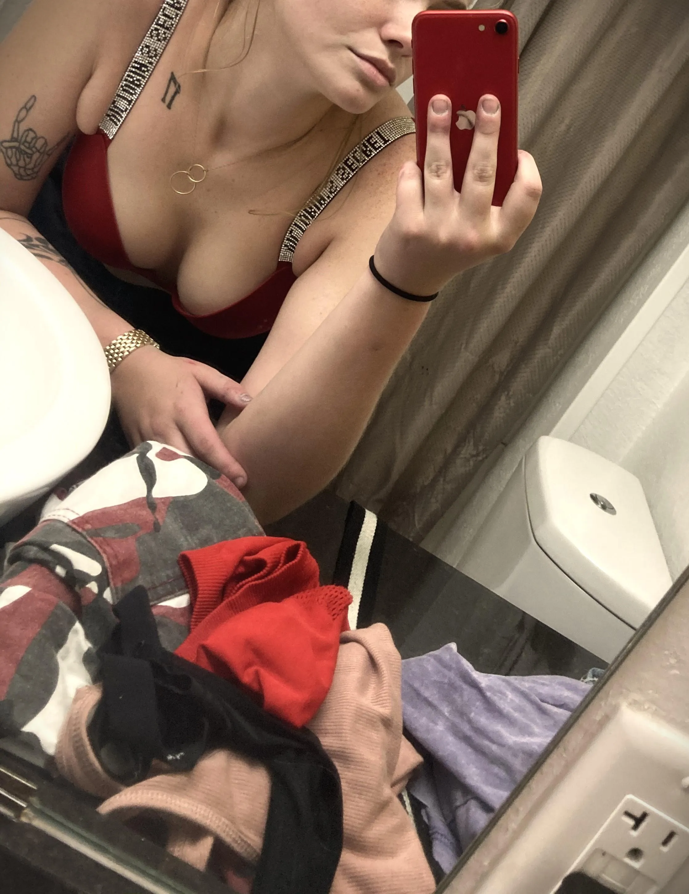 20F[Selling] GFE, Video Call, Sexting, Custom Contents, Pre made Contents, Feet, Used Items, JOI, Dick Ratings❣️