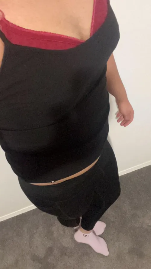 22 sissy from Calgary looking for a feminizer to use me and train me