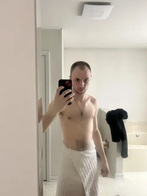 28 M4F looking for some fun or even love, located in Cecil county but no tag