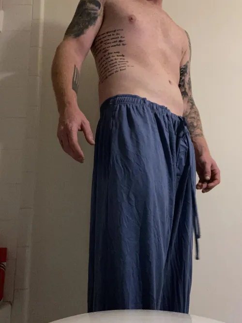 29M4F will be in town for the weekend. Any ladies up for beach play?