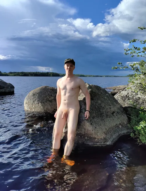 Being nude outside is the best feeling ever :)