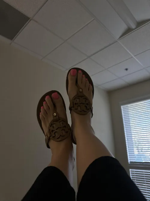 can i put my torys next you your face when you fuck me ?