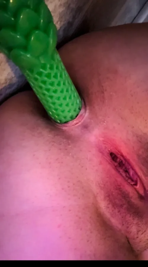 Chew toy stretching my ass(video link)💚