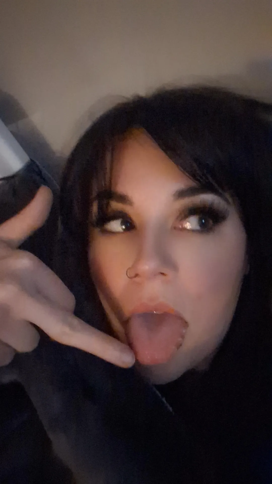 Choke for Princess and pay the good girl. 💖