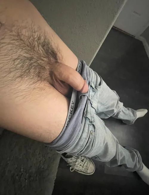 Looking for size queens who want to throat it in front of their BFS