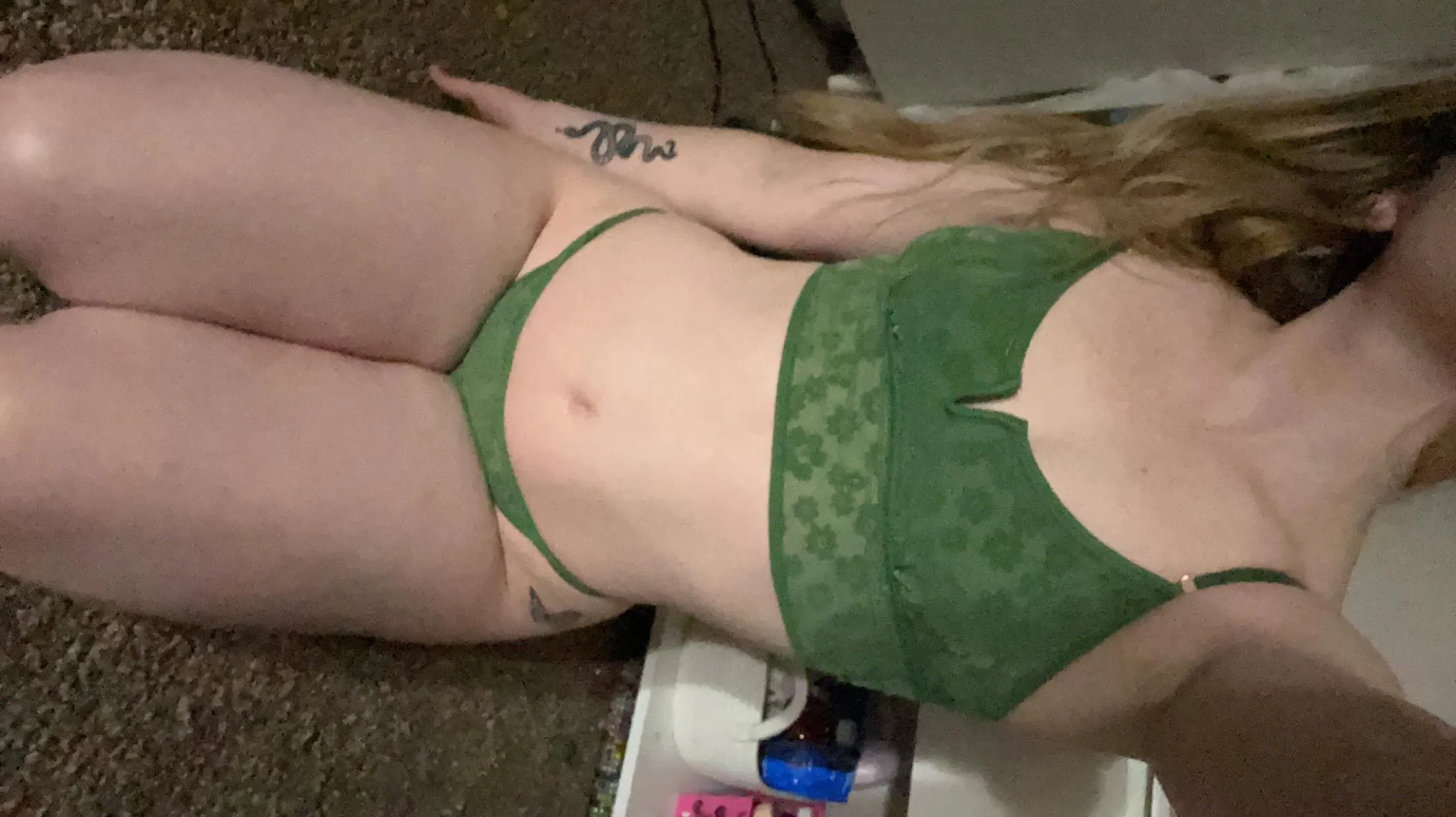 online and wanting to have some fun 🥰