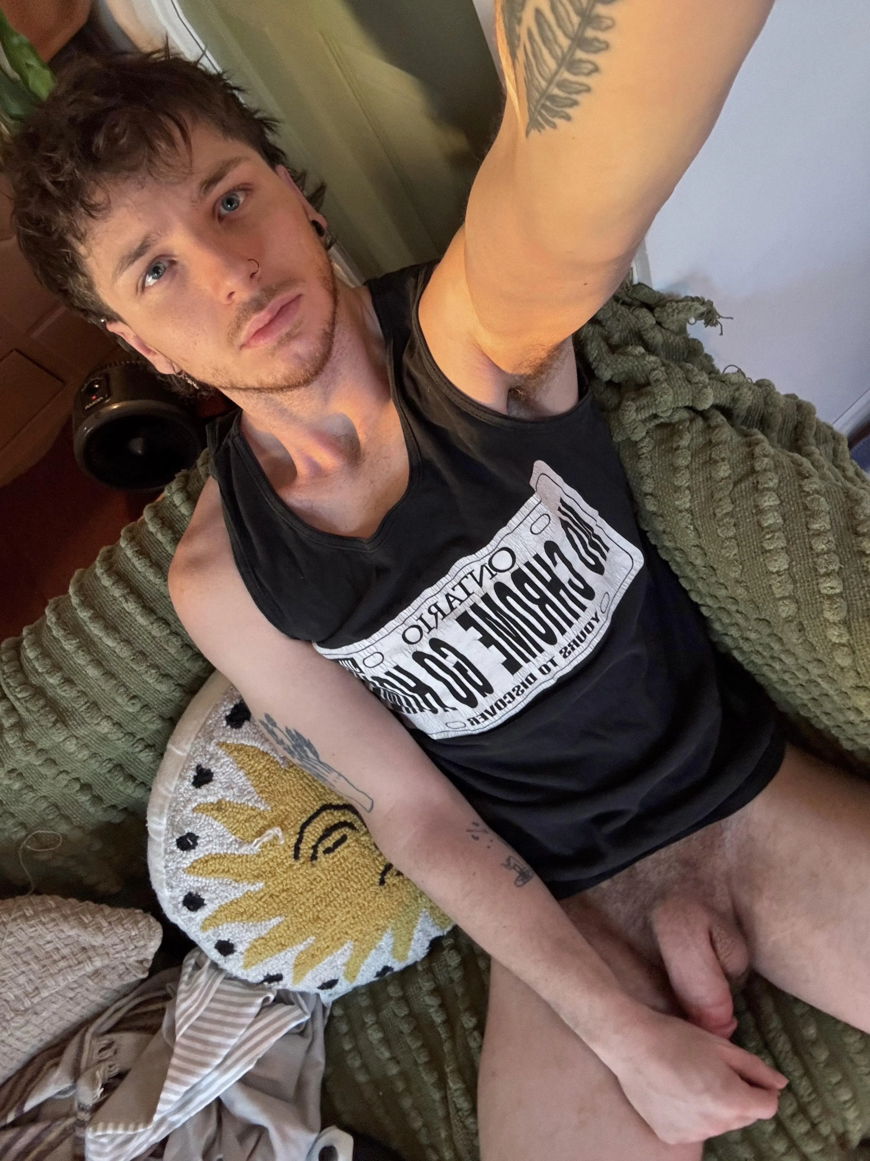 refusing to put on pants today 😤