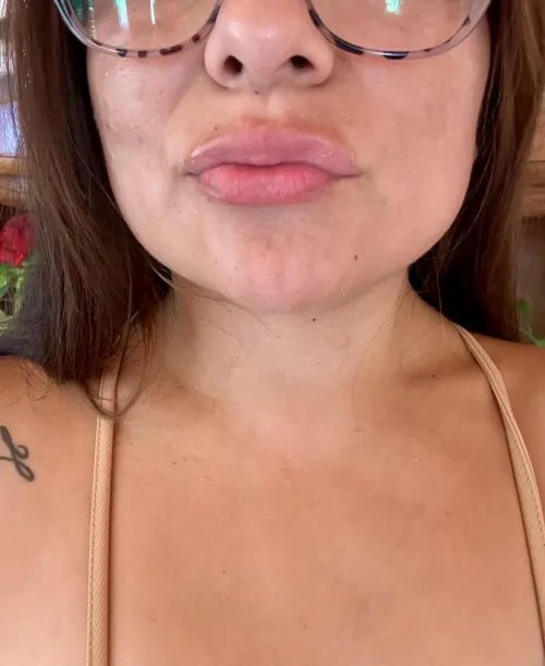 Today my lips are natural. without makeup.