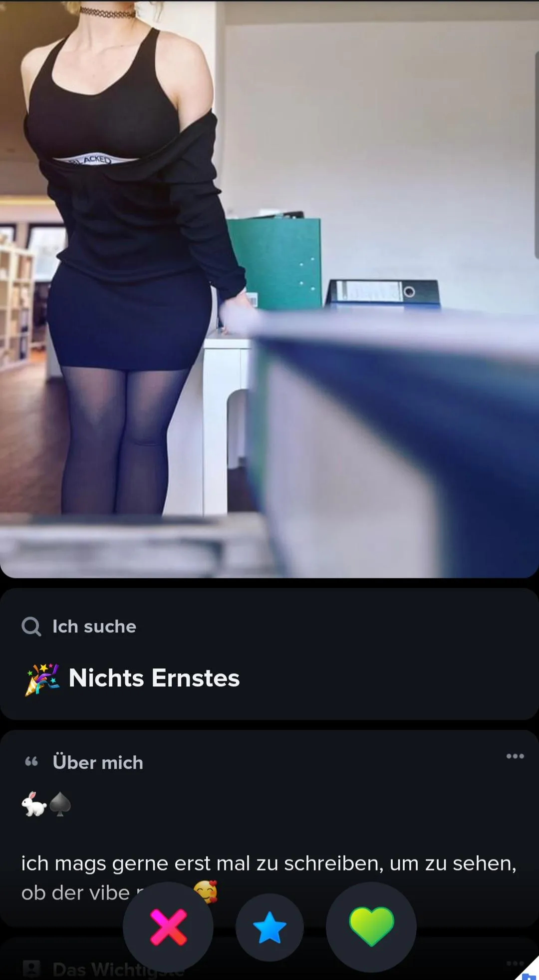 Vorhin auf tinder gesehen, und ich wünschte ich könnt ihr whiteboi freund sein, die bnwo wird immer präsenter! 🤤