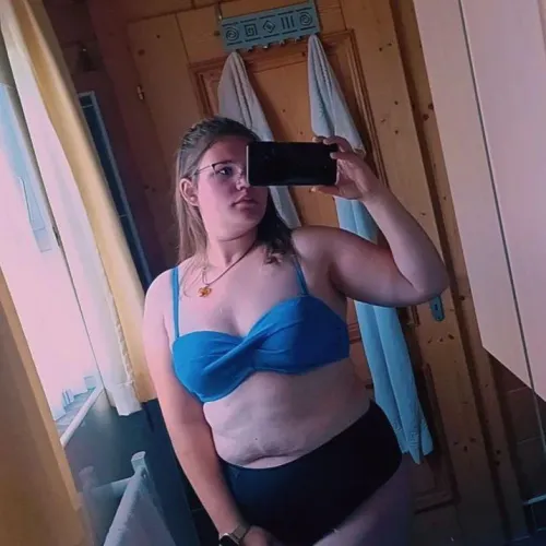 Wer macht mein freund zum cuckold und mich zur braven schlampe,🤭