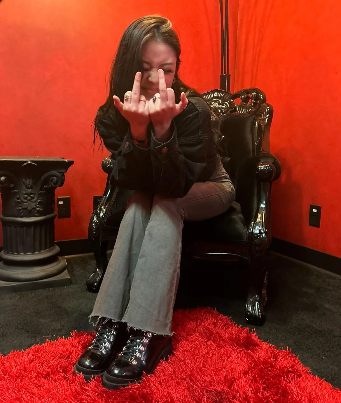 whose going to be my next victim 🧎