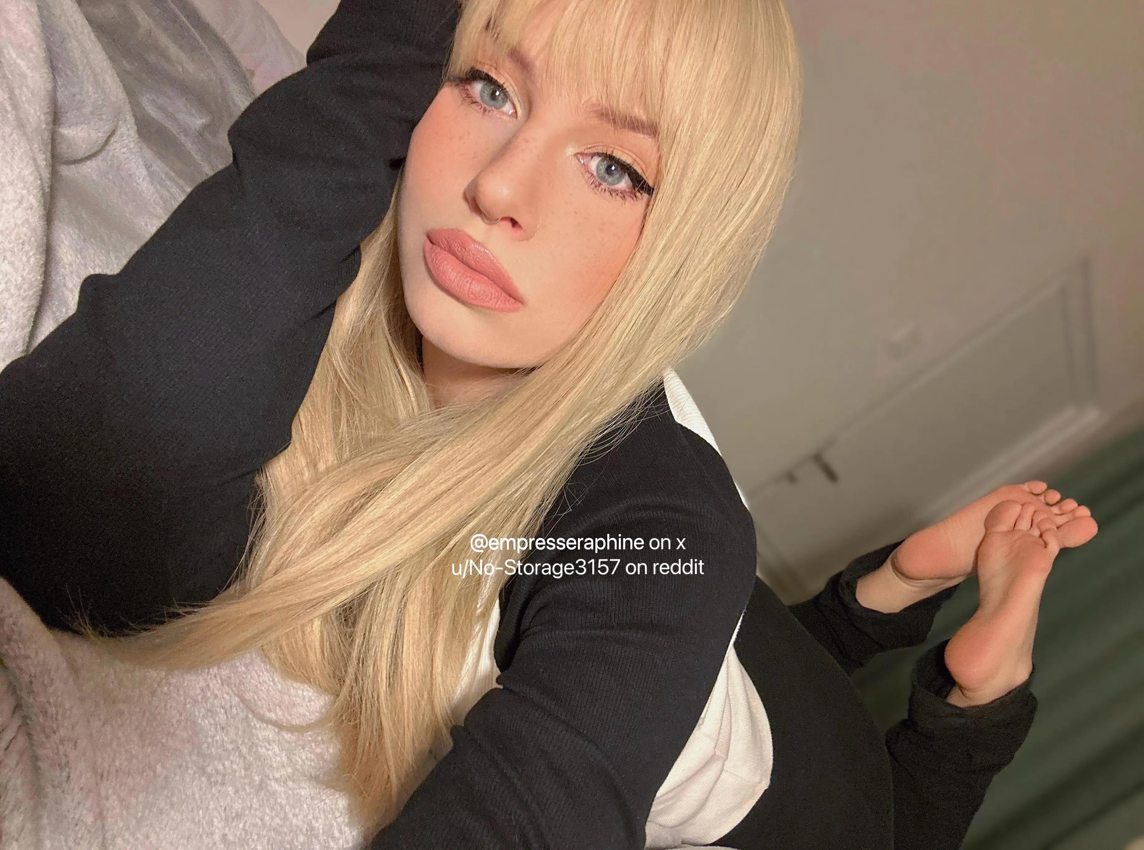 why would i care about u when ur wallet's the only thing that matters? 🫴🏻