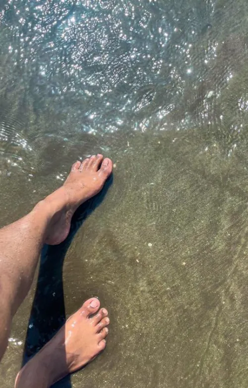 Worship my feet, slave - it's a small price to pay 💕💸