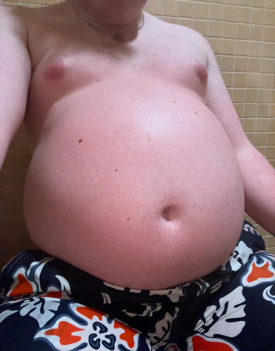 (19) Would you notice my belly if you saw me at the pool!?! 🤨🐷🐷