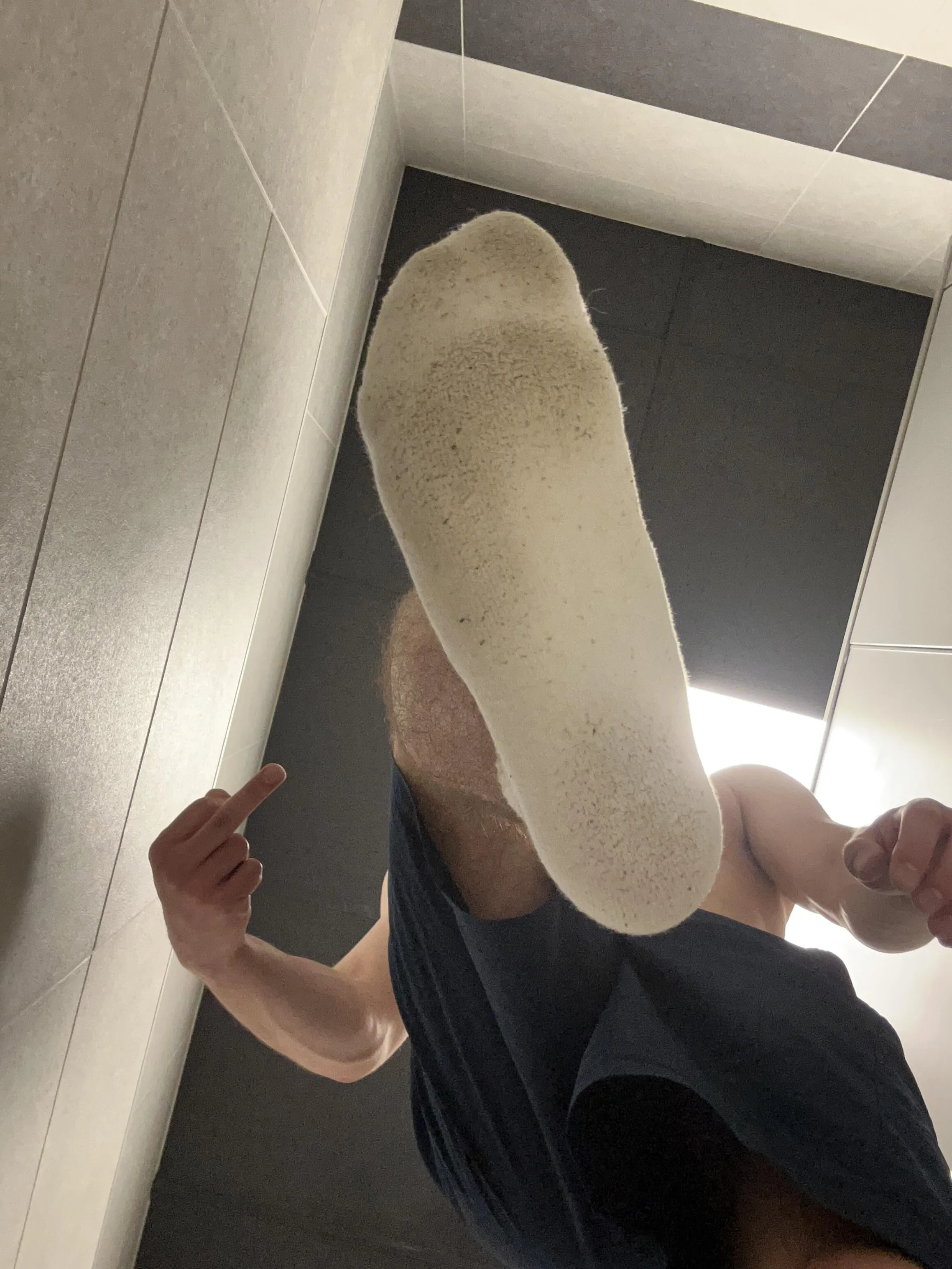 (20) Had a very sweaty gym session today🥵 Visit my profile and serve me😈💦