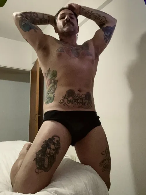 [37] If you came home and found daddy like this, what would you suck first?