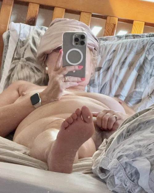 Absolutely no age limits or preferences. Tell me your age exx