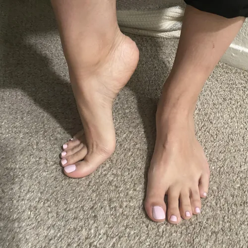 Arches are sexy don’t you think? Especially on these feet.