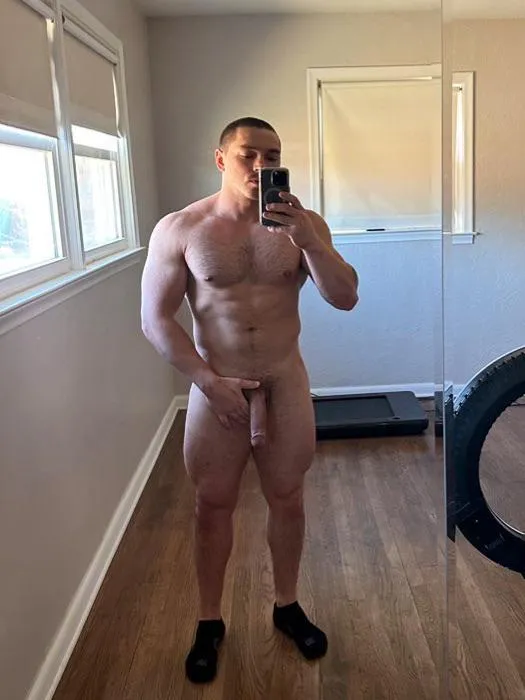 Chest hair coming in thiccc (26)