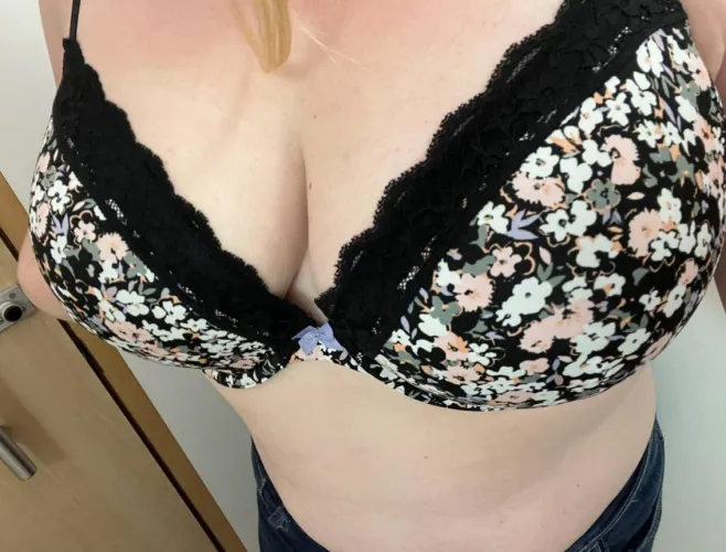 Have some flowers 😌