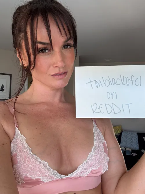 Hi it's me! 😊 I plan on posting on this sub more frequently going forward!