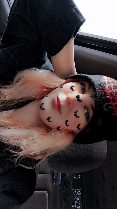 I'm online all day, reach out for sessions if you wanna goon and drool for me 😈🤑