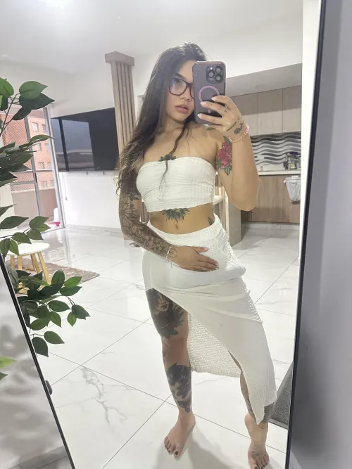 Let Mommy play with your holes