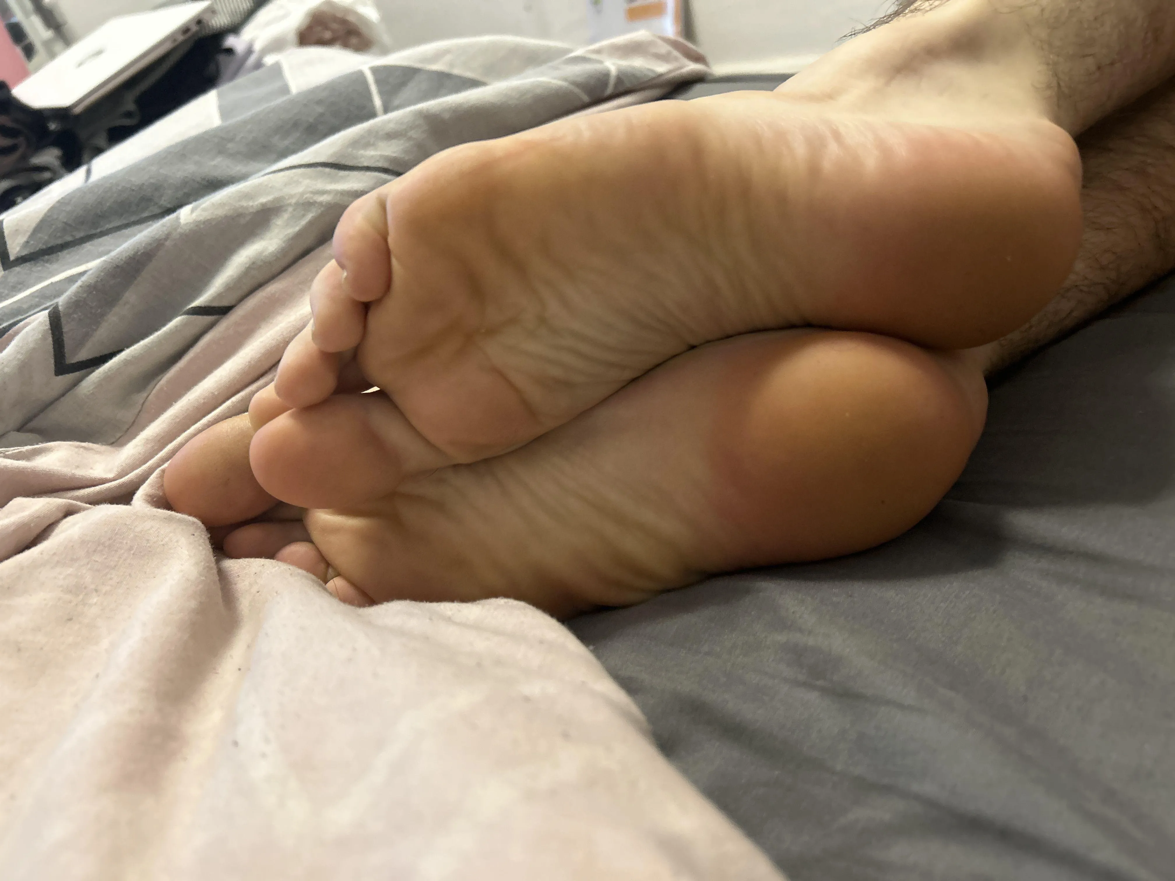 Love the idea that strangers stroke to my soles