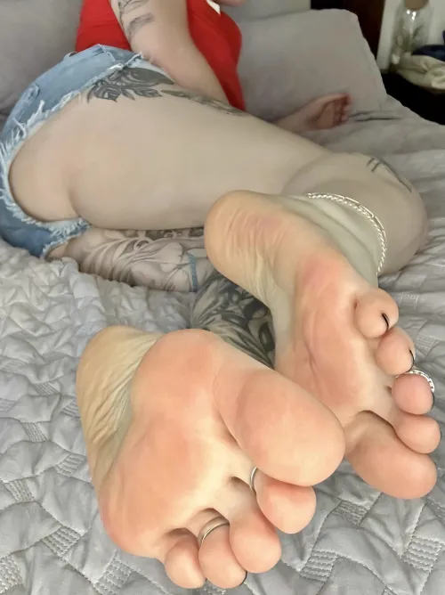 My feet are calling to you