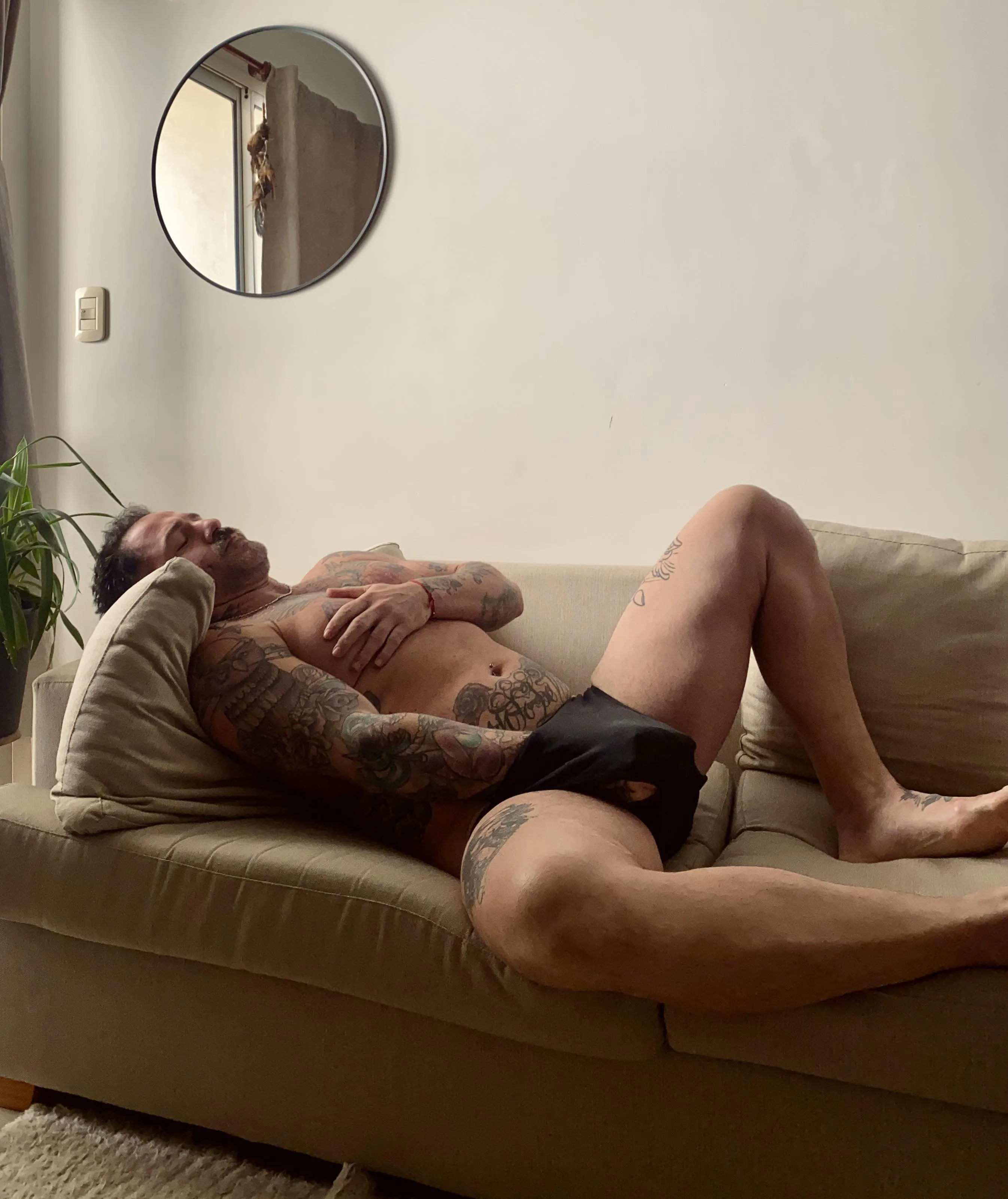 Nice Monday to jerk off. I need a little help