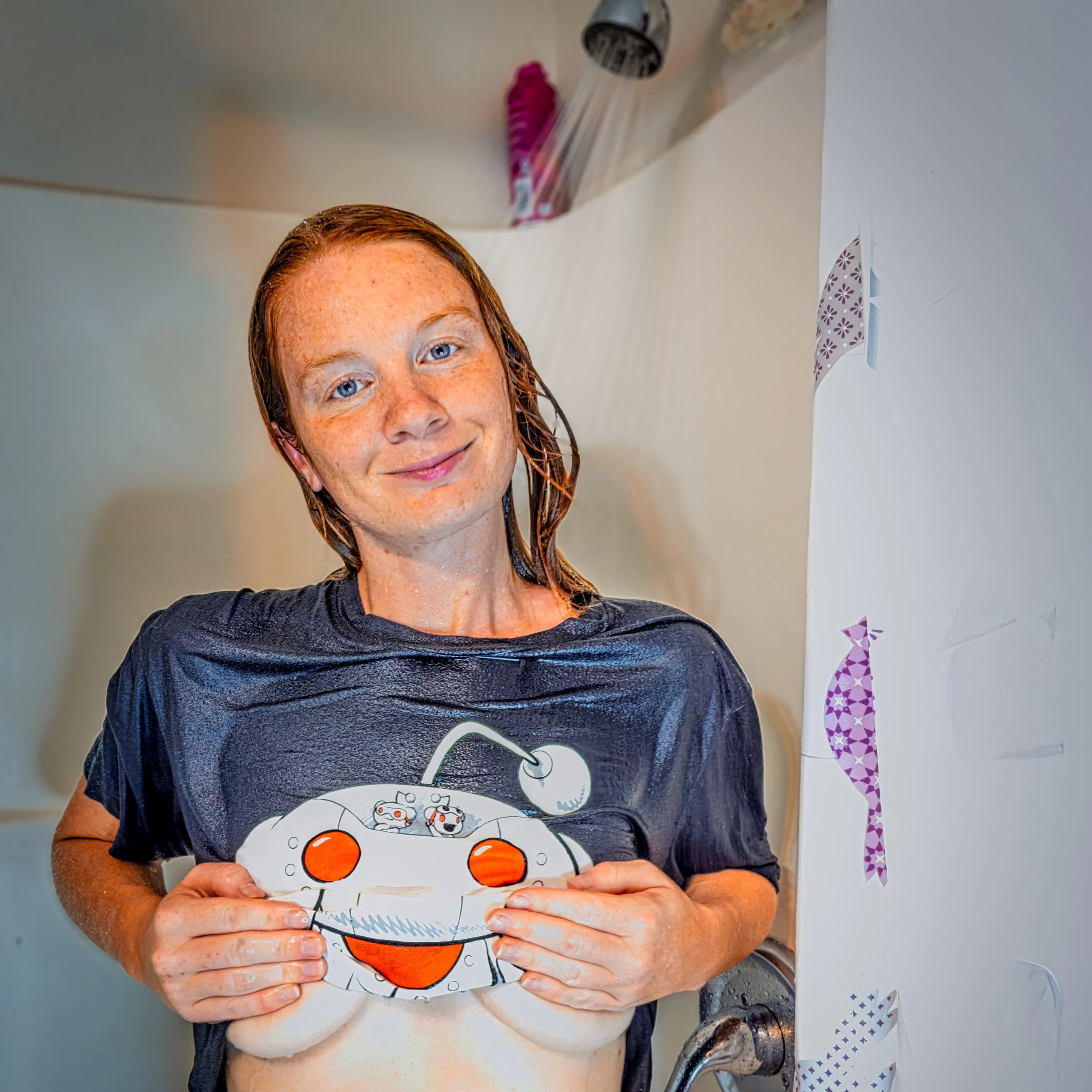 not me wondering if you’ll comment first or just stare... your move💋