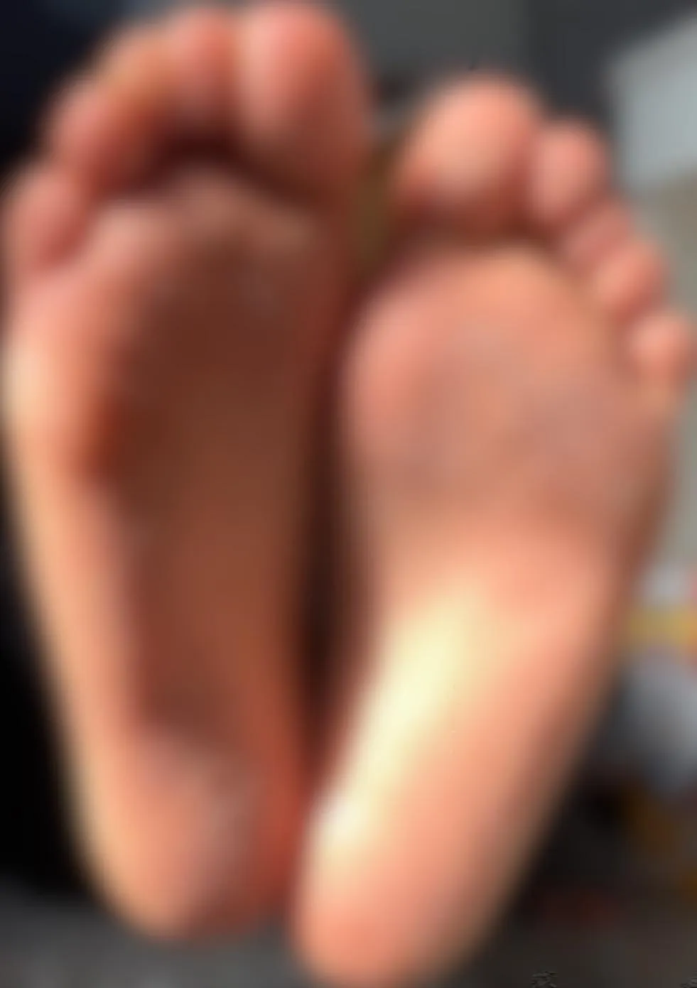 [oc] Mindless and obedient when my feet come out