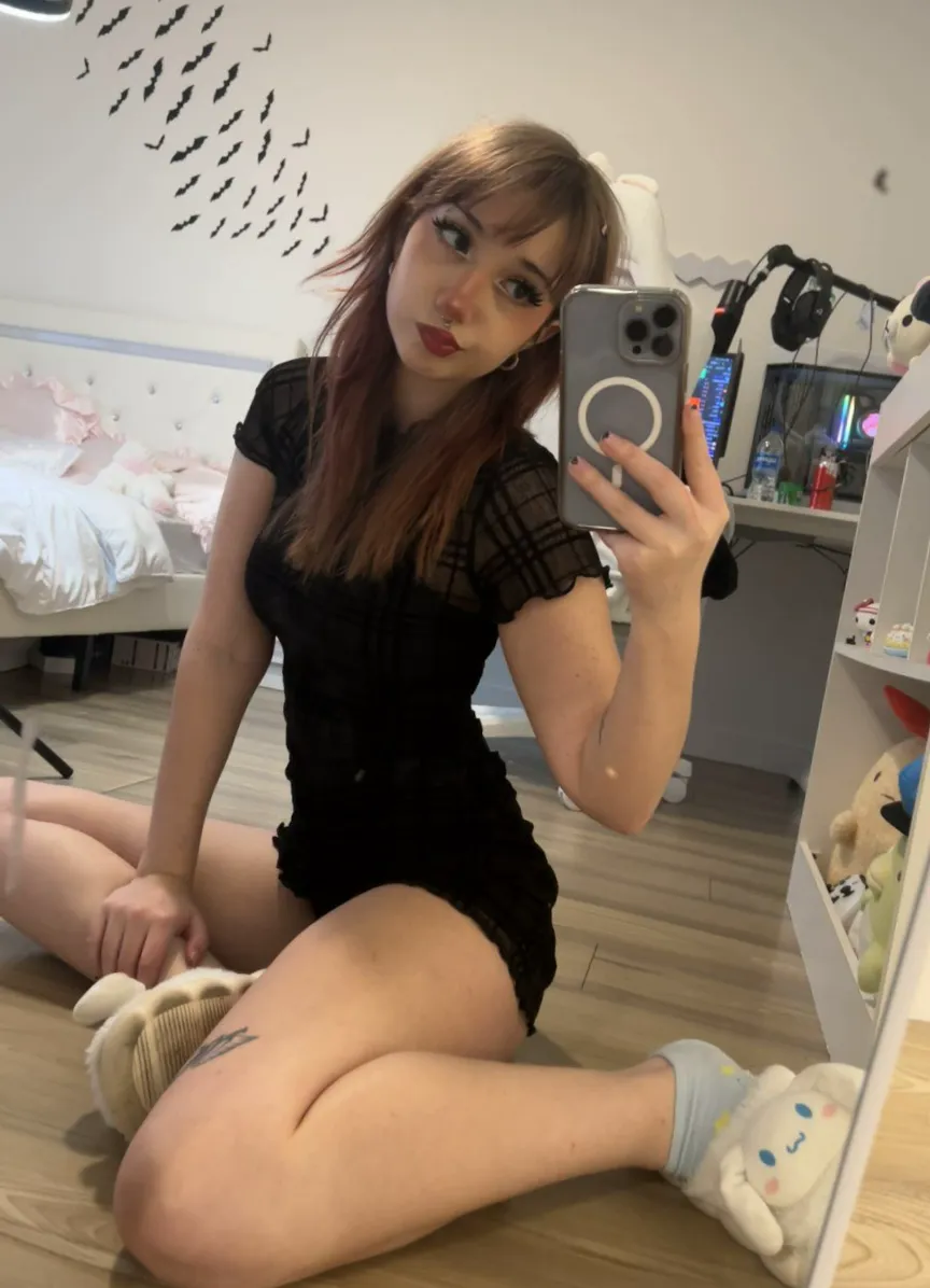 Serving looks and cozy vibes :3